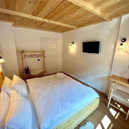Victoria Gasthaus Rasnov - Charming Vacation House In Rasnov Bagian luar foto