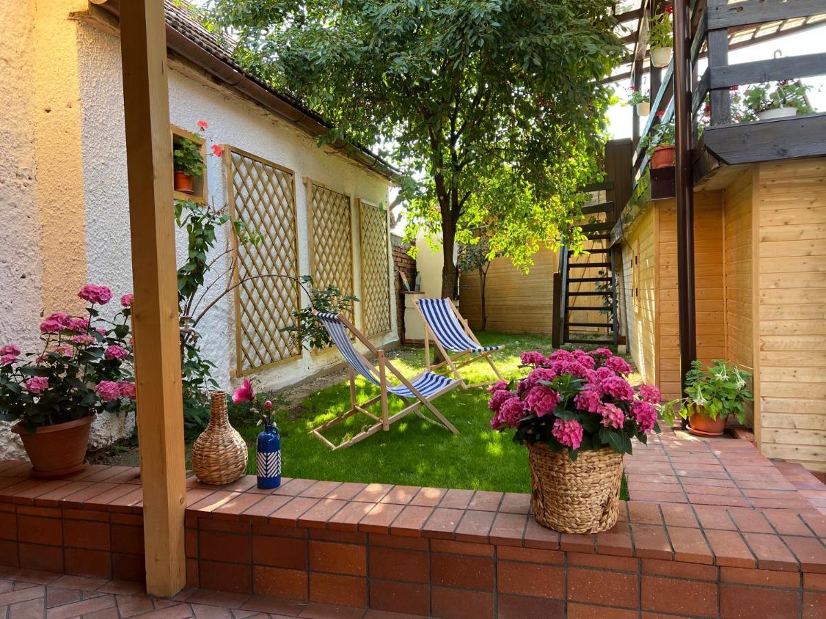 Victoria Gasthaus Rasnov - Charming Vacation House In Rasnov Bagian luar foto