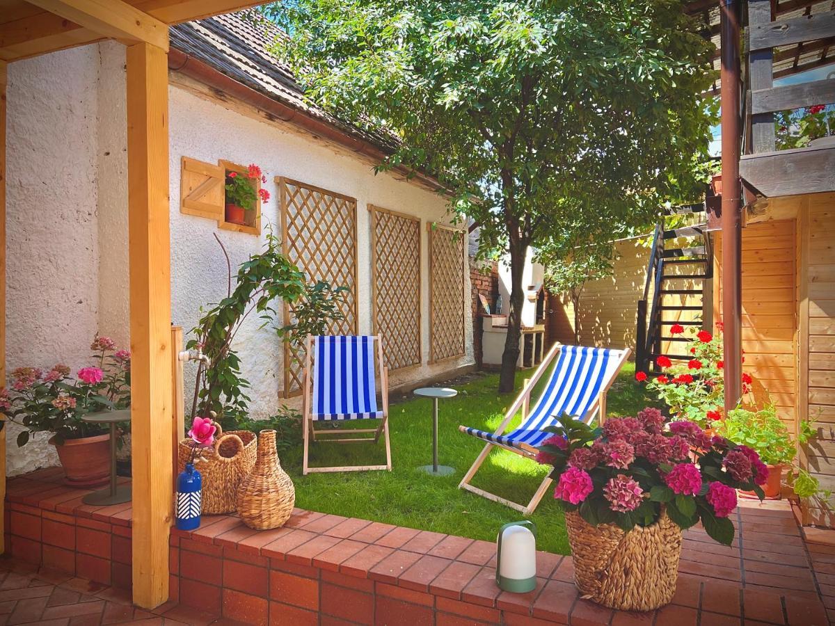 Victoria Gasthaus Rasnov - Charming Vacation House In Rasnov Bagian luar foto